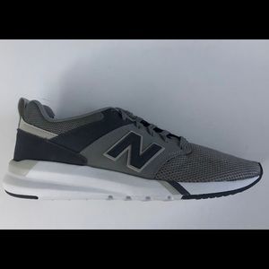 New Balance 009 sneakers US10D very light athletic